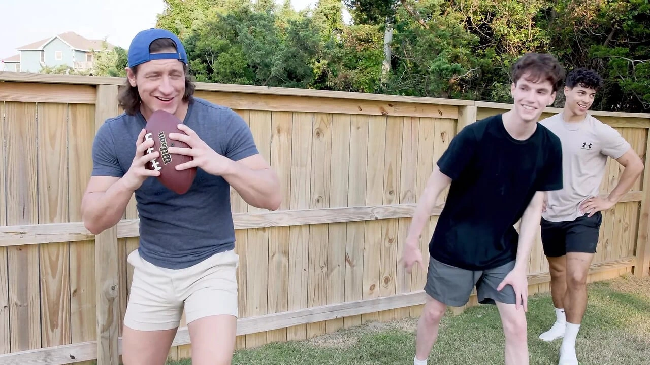 Tight End – Football. Intimate. Raw. Crush.